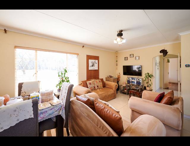 3 BEDROOM HOUSE FOR SALE IN VORNA VALLEY